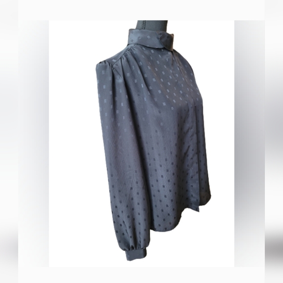 BUNDLE: Lululemon jacket and two vintage blouses - Picture 4 of 4